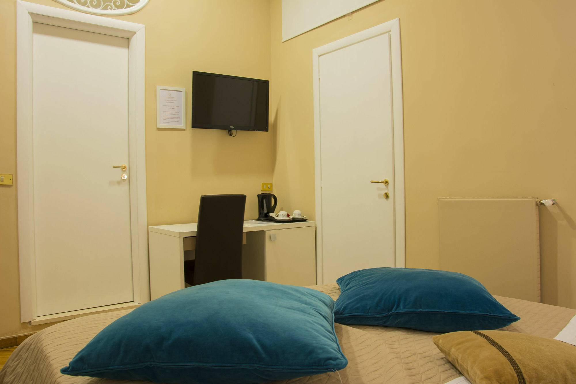 Il Ventre Di Napoli " Costantinopoli" Hotel ภายนอก รูปภาพ