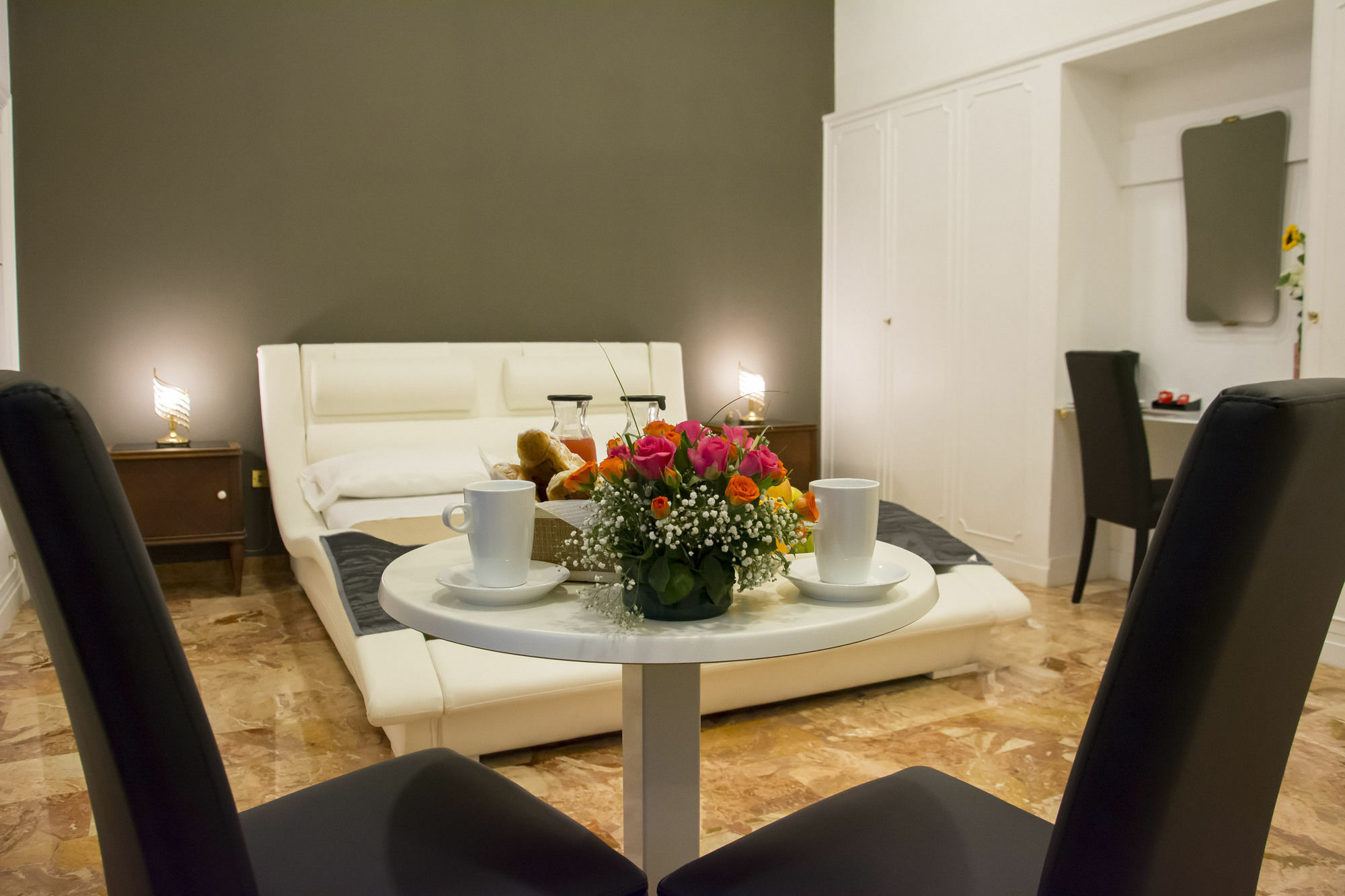 Il Ventre Di Napoli " Costantinopoli" Hotel ภายนอก รูปภาพ